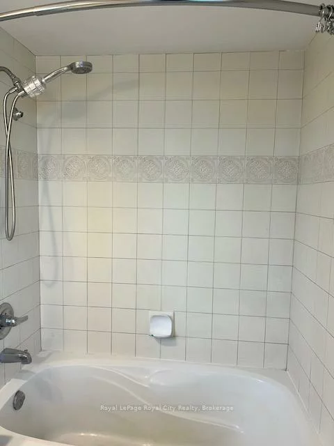 3504, Hurontario, Fairview, Mississauga