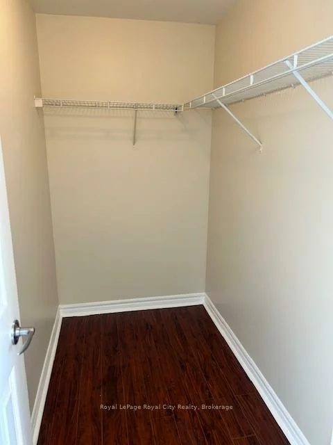 3504, Hurontario, Fairview, Mississauga