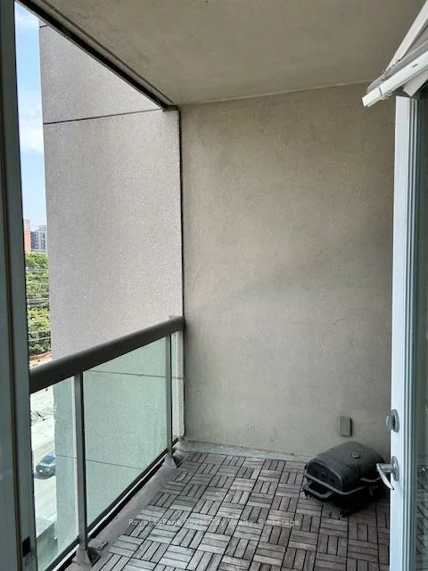 3504, Hurontario, Fairview, Mississauga
