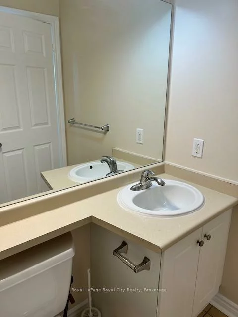 3504, Hurontario, Fairview, Mississauga