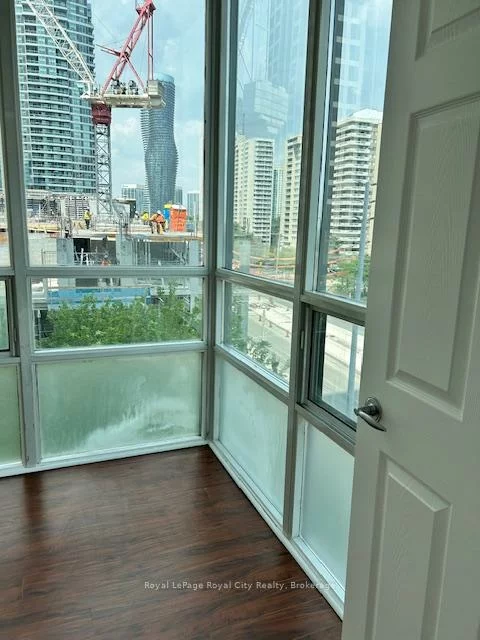 3504, Hurontario, Fairview, Mississauga