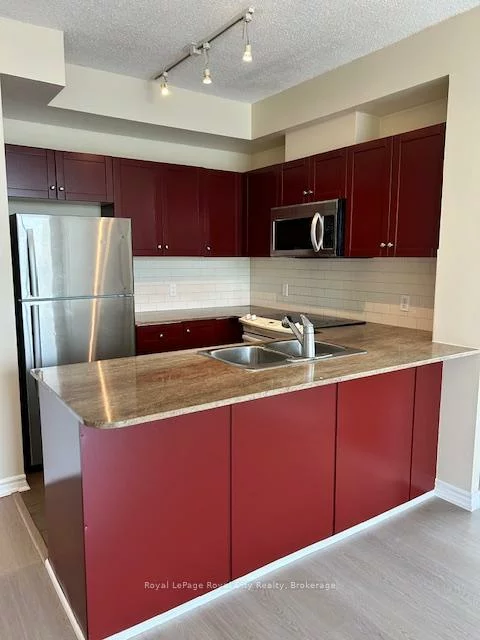 3504, Hurontario, Fairview, Mississauga