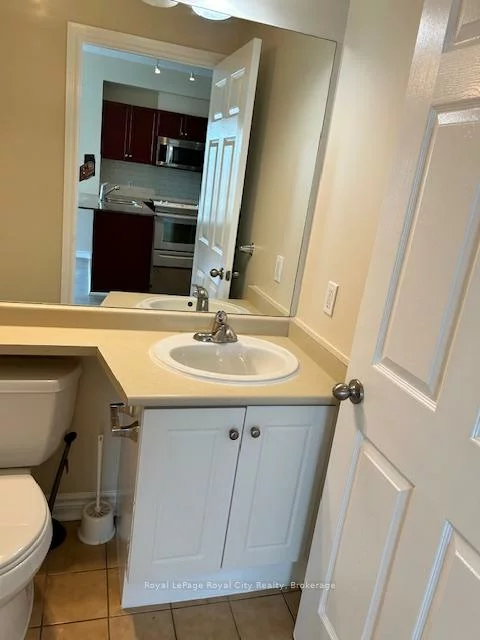 3504, Hurontario, Fairview, Mississauga