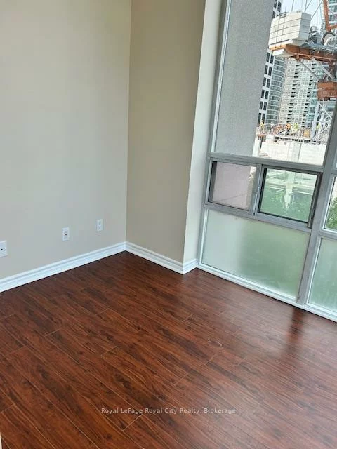 3504, Hurontario, Fairview, Mississauga