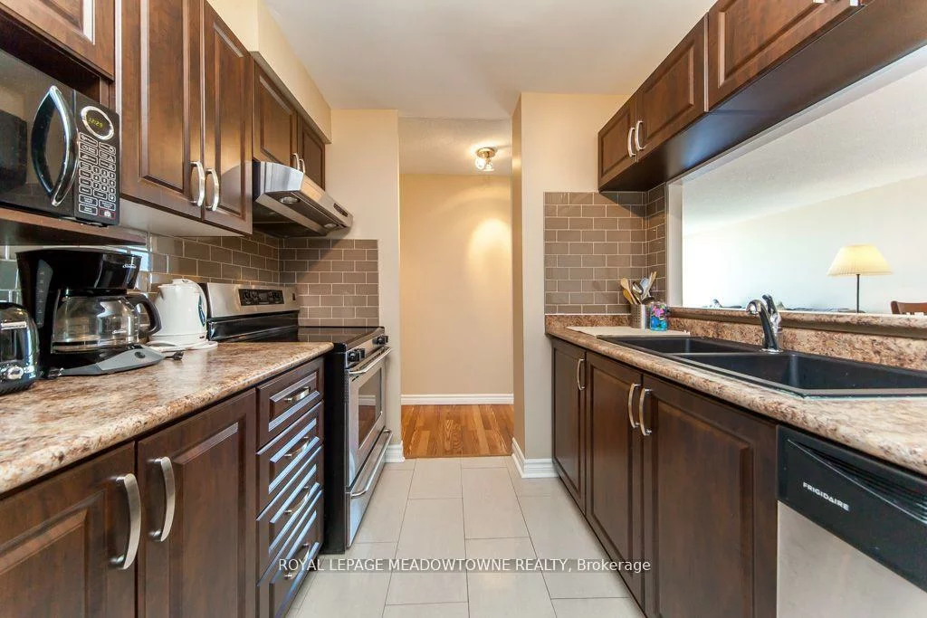 35, Trailwood, Hurontario, Mississauga