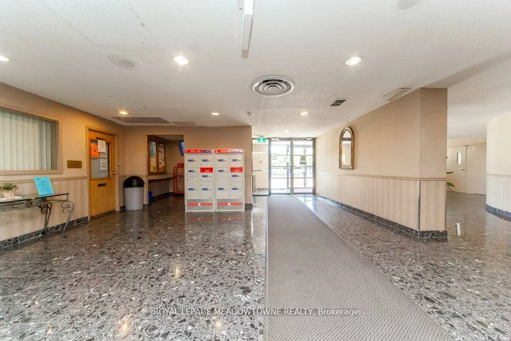 35, Trailwood, Hurontario, Mississauga