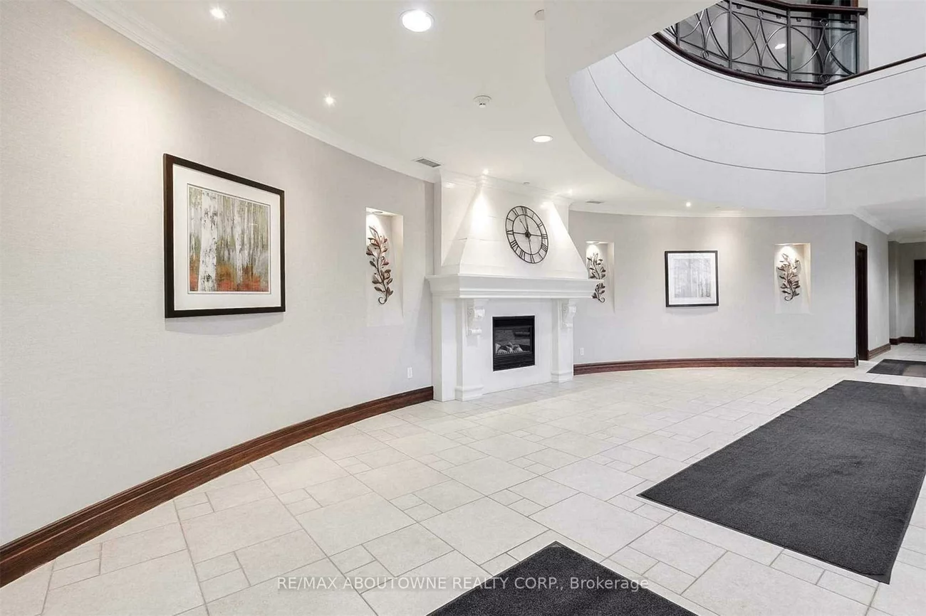 2565, Erin Centre, Central Erin Mills, Mississauga