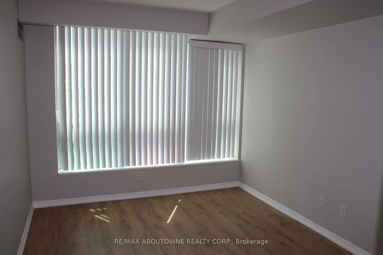 2565, Erin Centre, Central Erin Mills, Mississauga