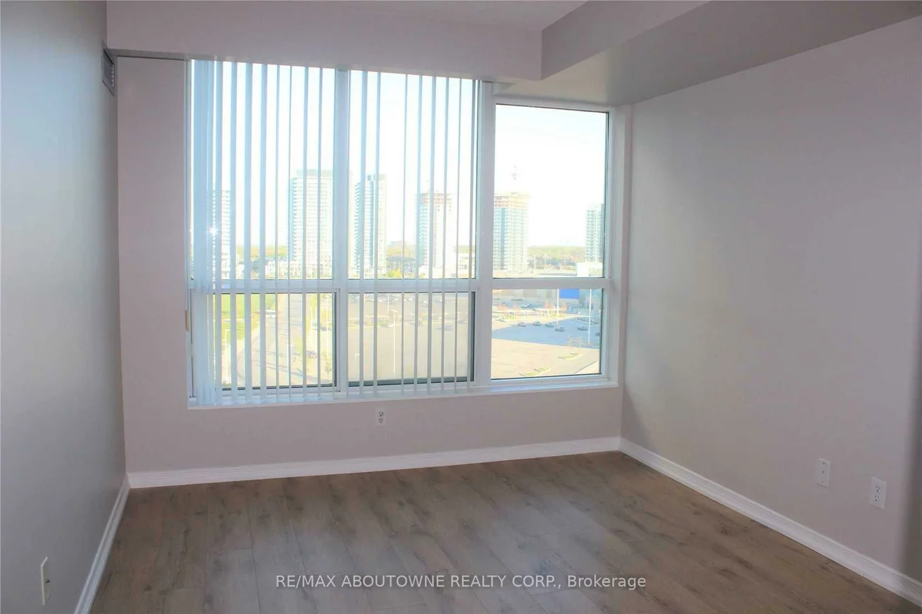 2565, Erin Centre, Central Erin Mills, Mississauga