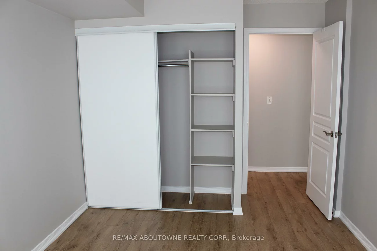 2565, Erin Centre, Central Erin Mills, Mississauga