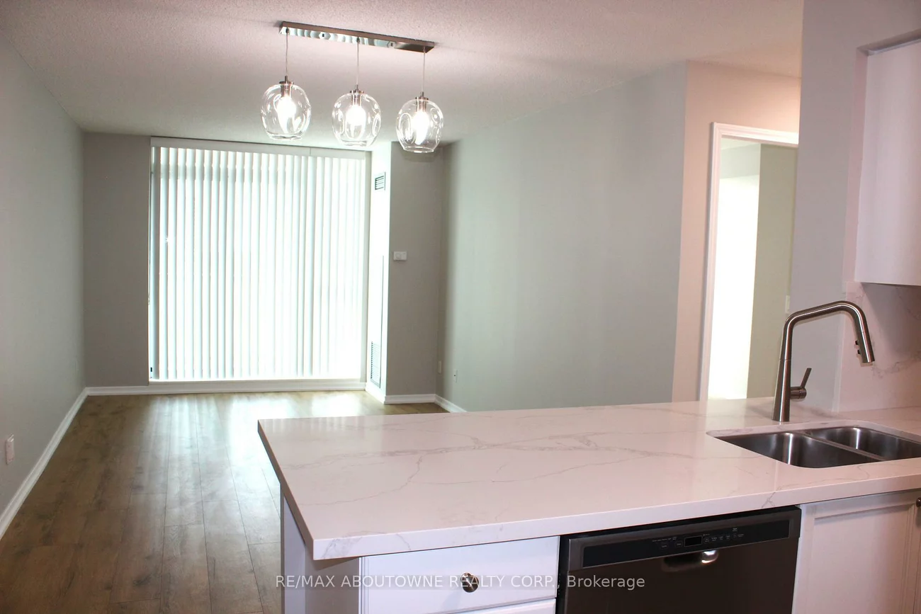 2565, Erin Centre, Central Erin Mills, Mississauga