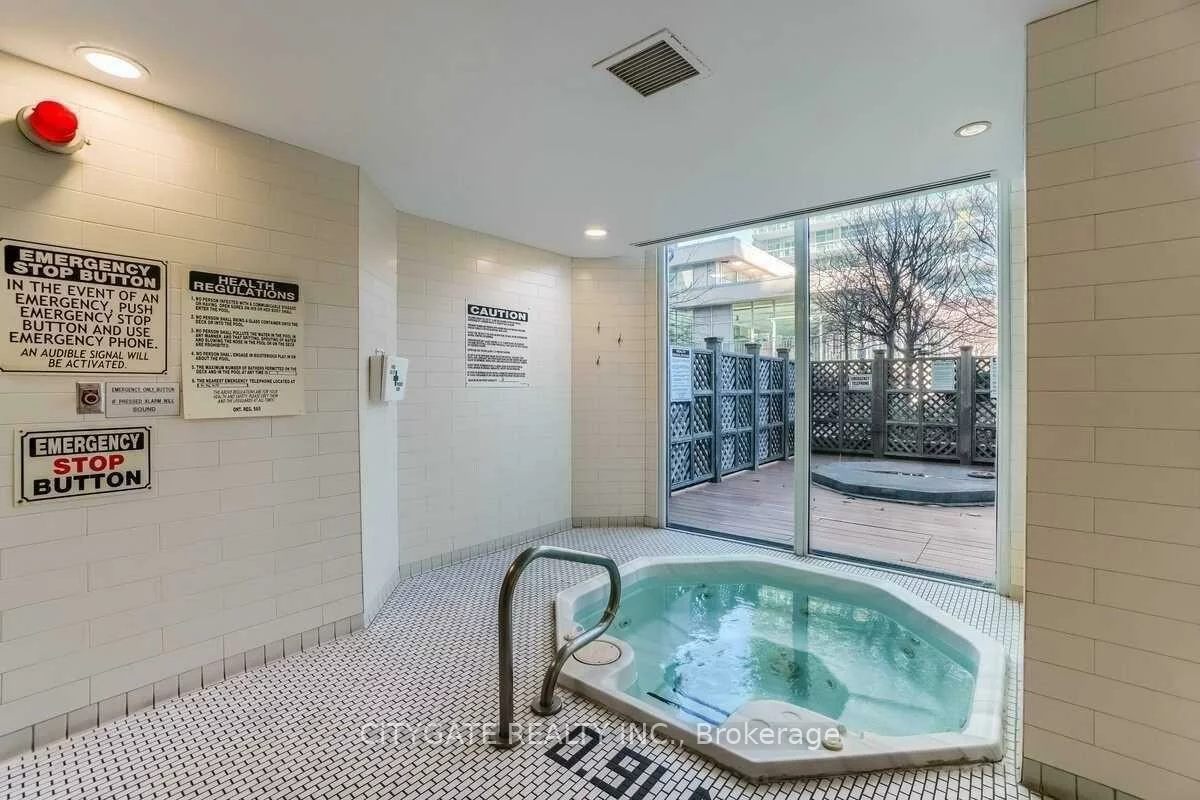 225, Webb, City Centre, Mississauga