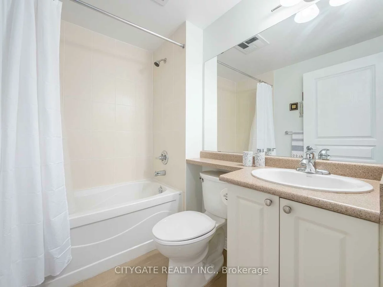 225, Webb, City Centre, Mississauga