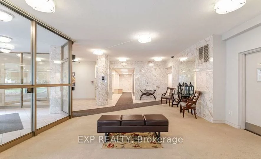 2323, Confederation, Cooksville, Mississauga