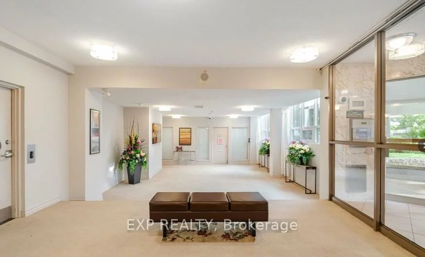 2323, Confederation, Cooksville, Mississauga