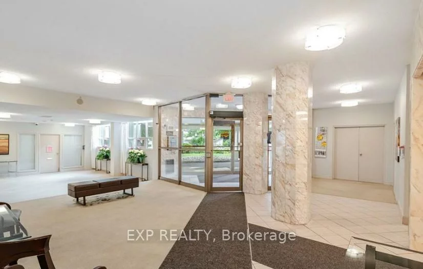 2323, Confederation, Cooksville, Mississauga