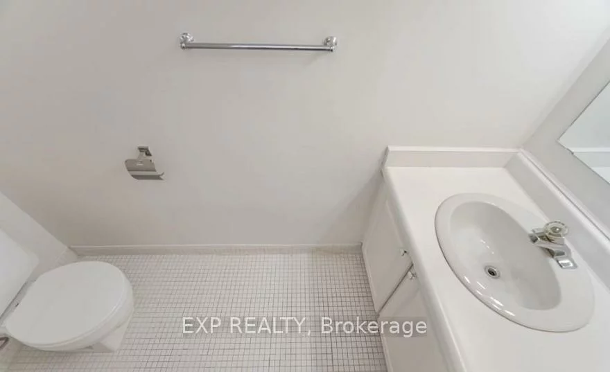 2323, Confederation, Cooksville, Mississauga
