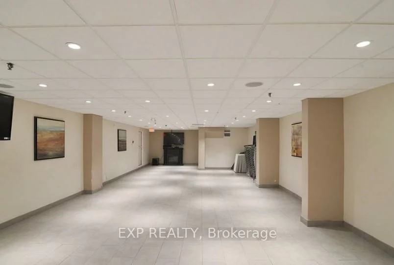 2323, Confederation, Cooksville, Mississauga
