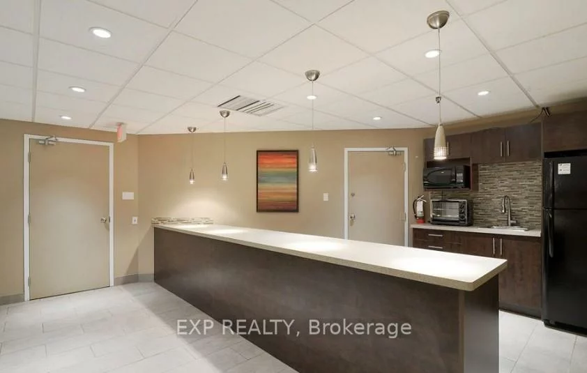 2323, Confederation, Cooksville, Mississauga