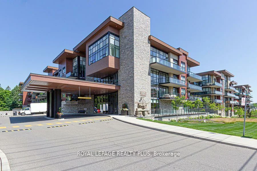 1575, Lakeshore, Clarkson, Mississauga