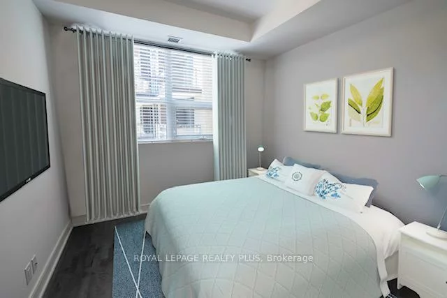 1575, Lakeshore, Clarkson, Mississauga