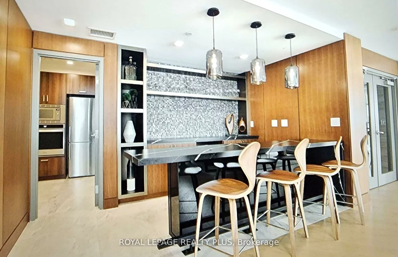 1575, Lakeshore, Clarkson, Mississauga
