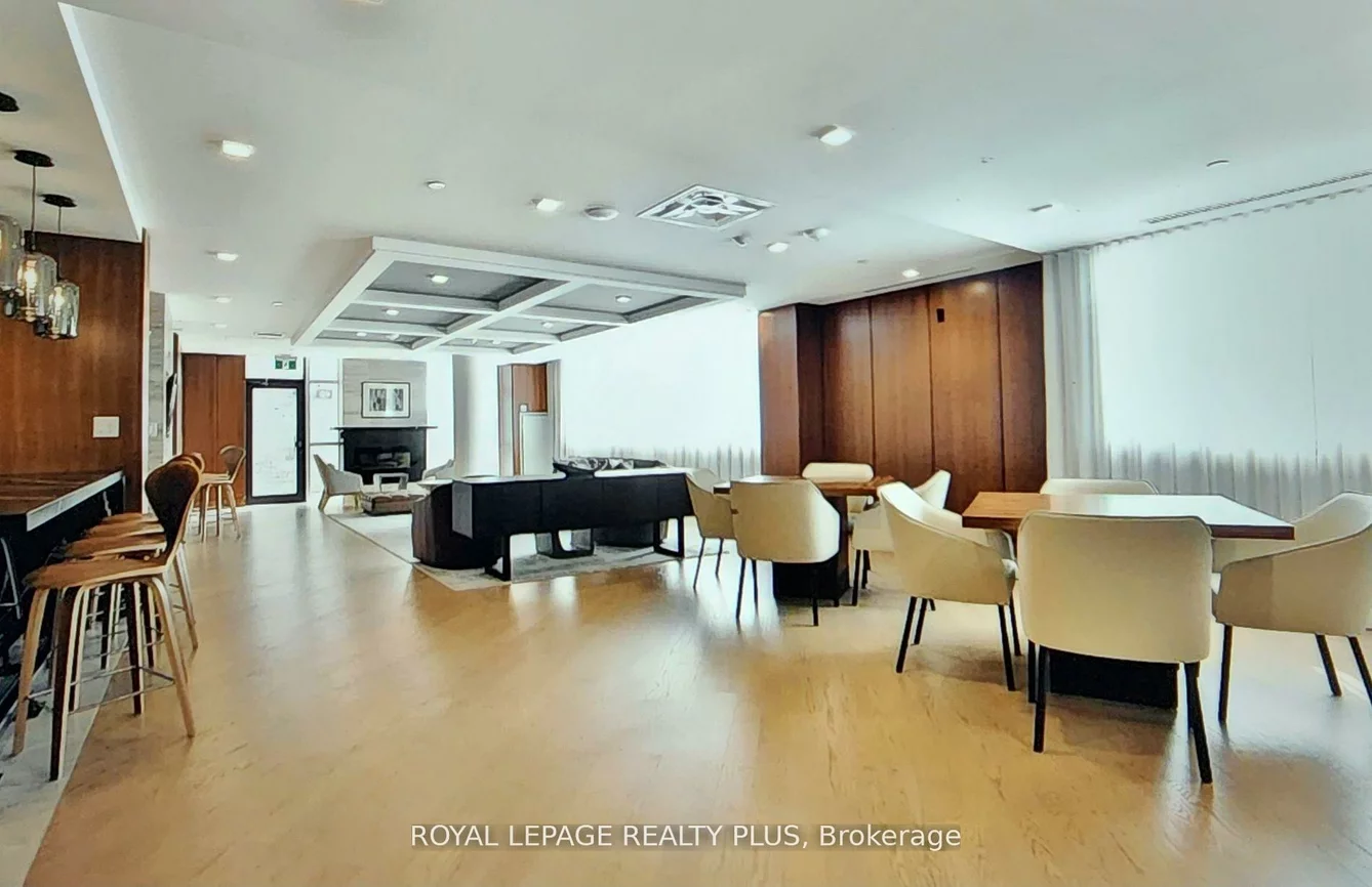 1575, Lakeshore, Clarkson, Mississauga