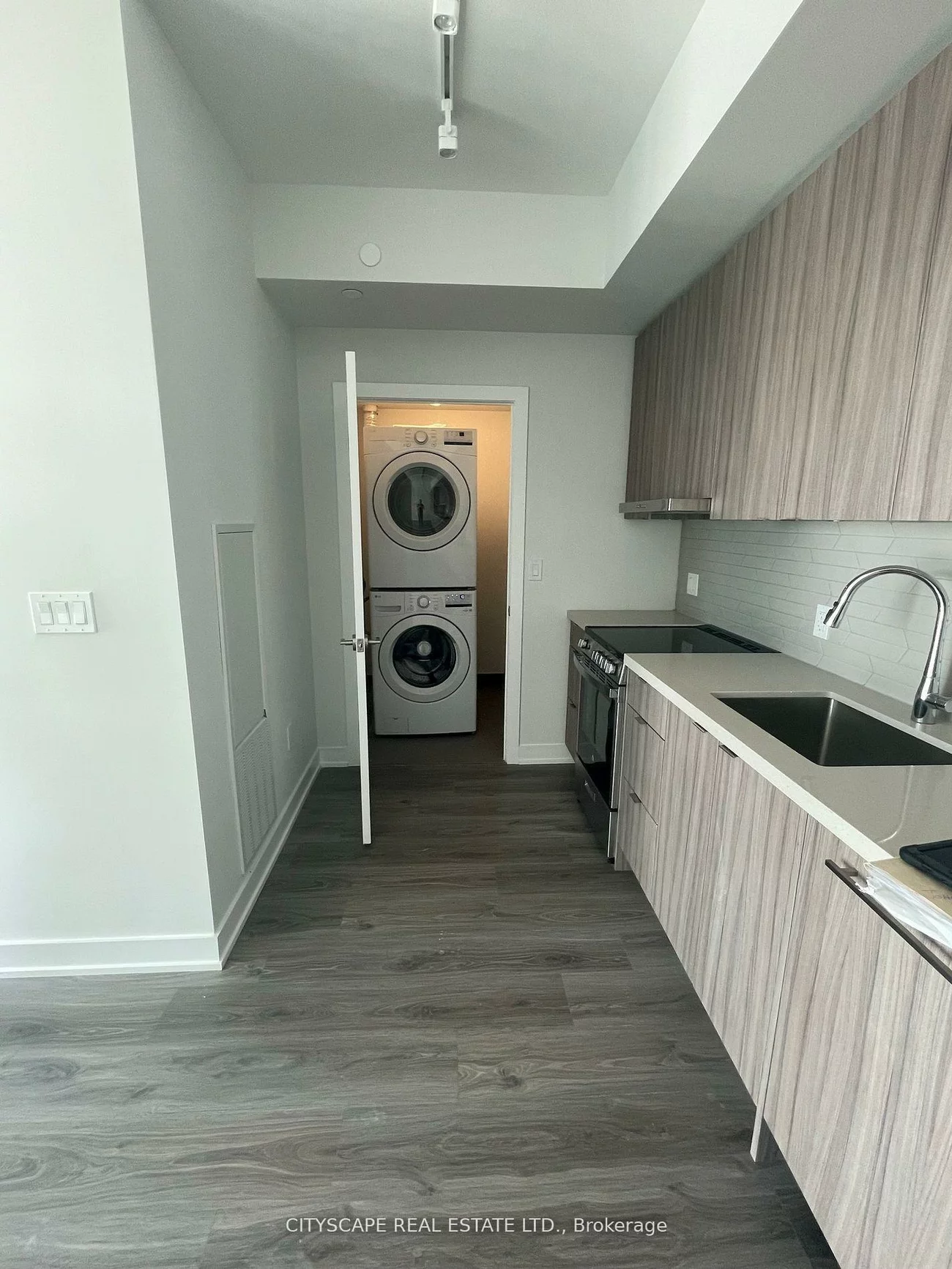 4130, Parkside Village, Creditview, Mississauga