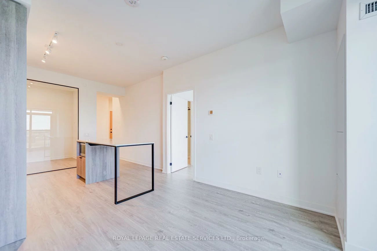 2495, Eglinton, Central Erin Mills, Mississauga