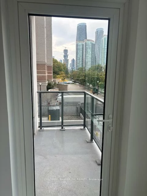 202, Burnhamthorpe, City Centre, Mississauga
