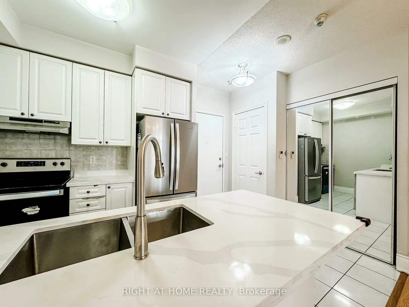 3880, Duke Of York, City Centre, Mississauga