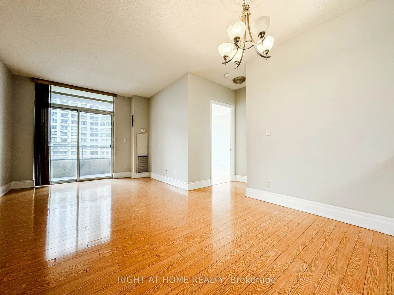 3880, Duke Of York, City Centre, Mississauga