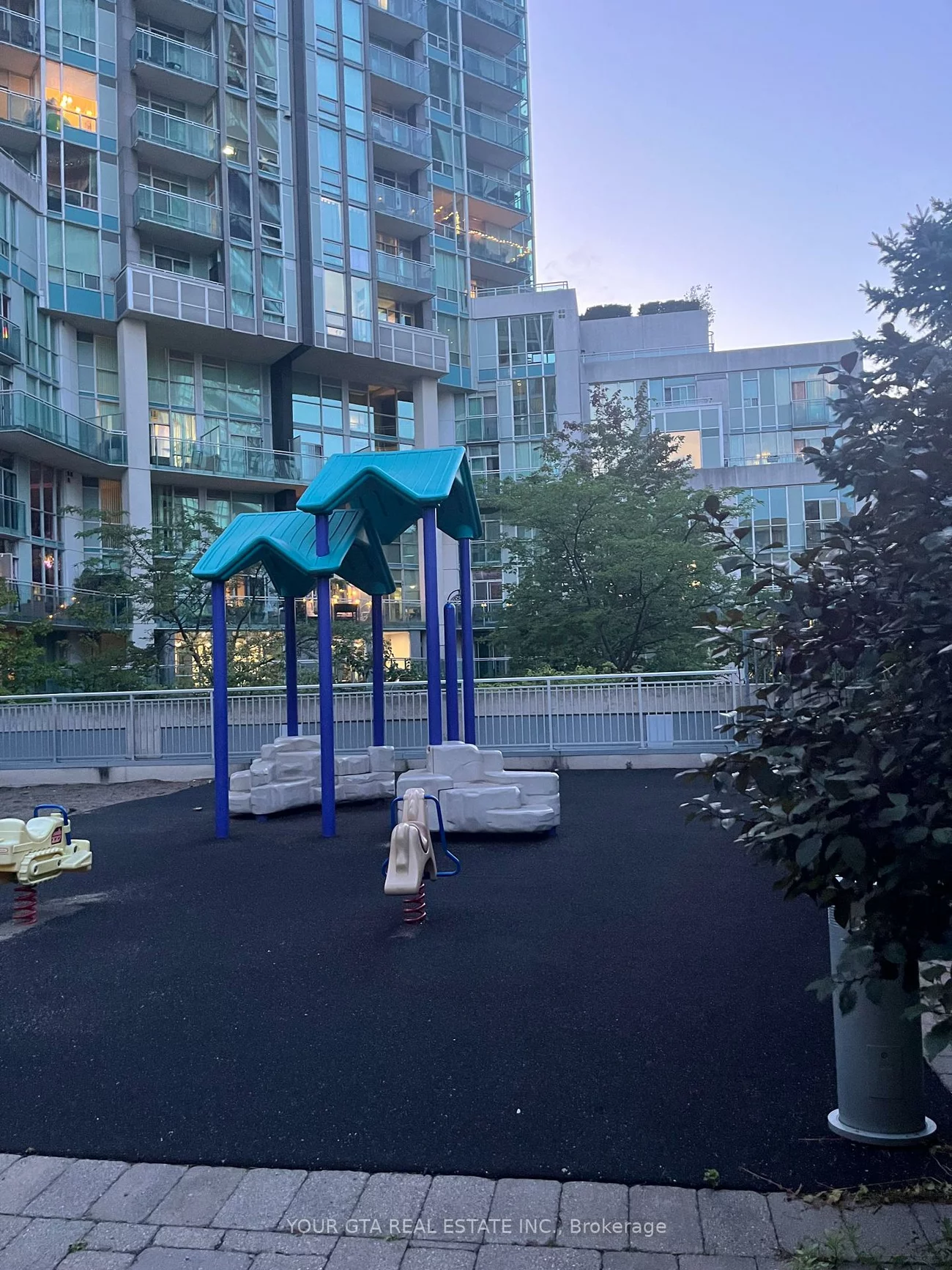 223, Webb, City Centre, Mississauga