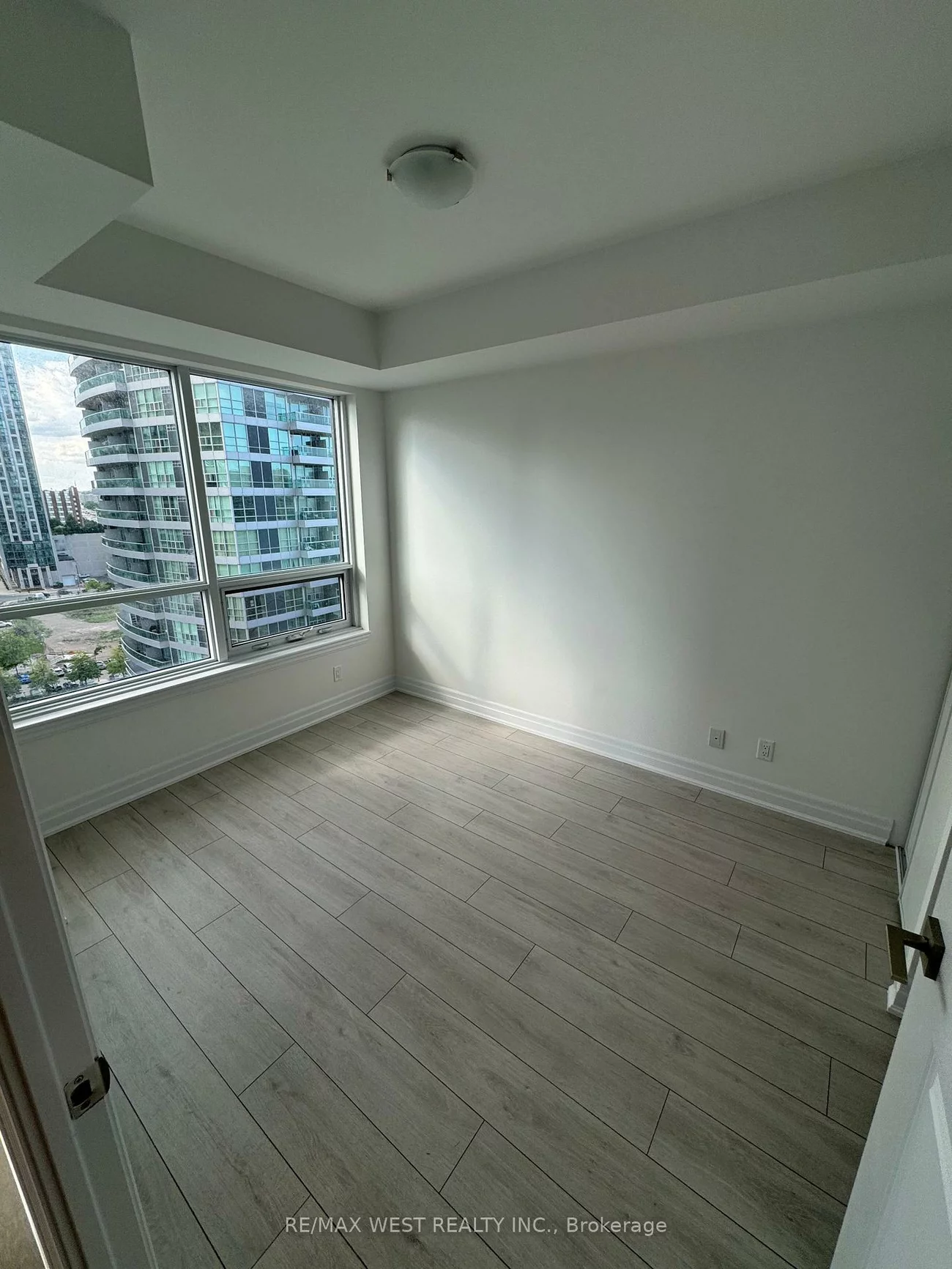 30, Elm, City Centre, Mississauga