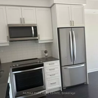 8, Nahani, Hurontario, Mississauga
