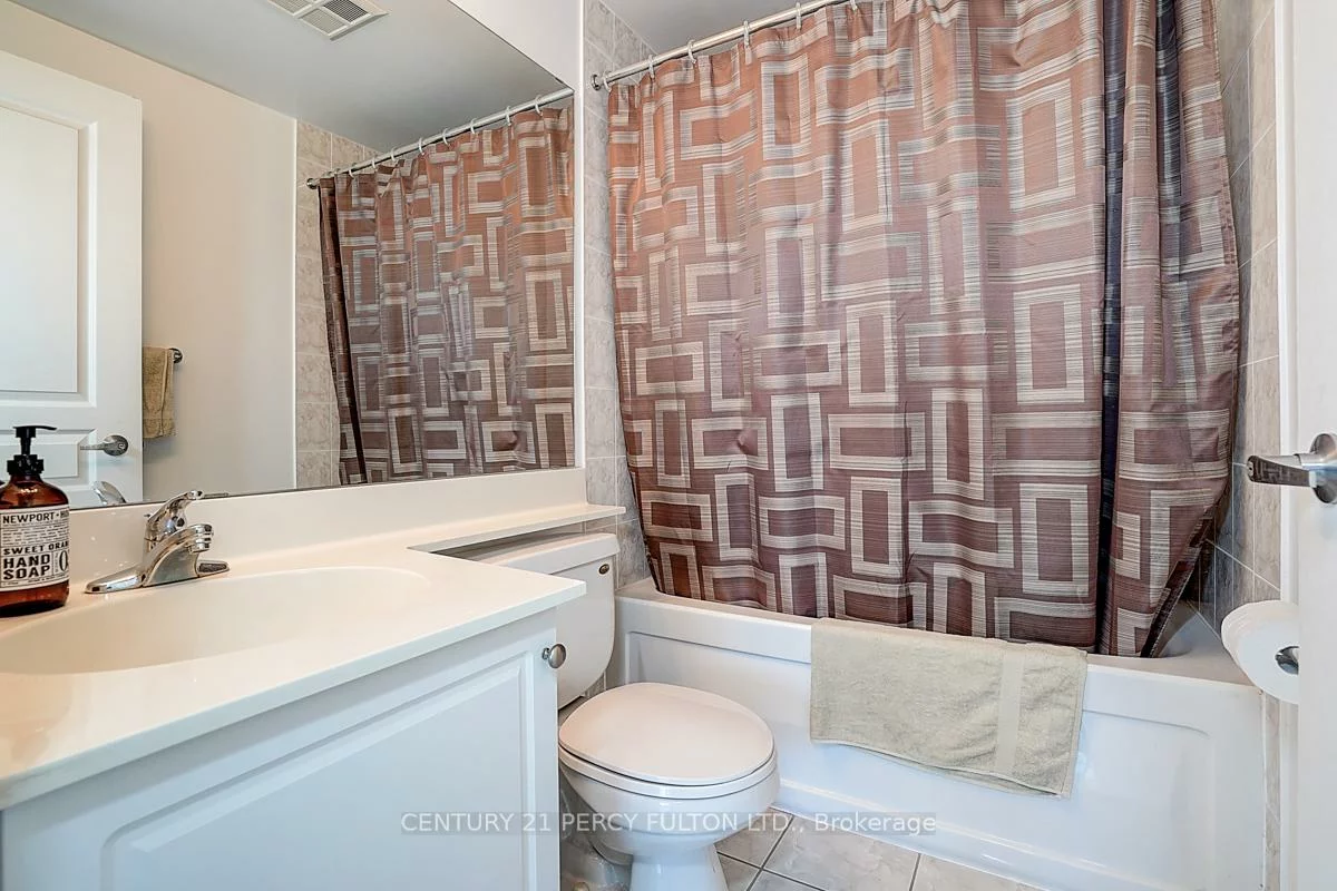 220, Burnhamthorpe, City Centre, Mississauga