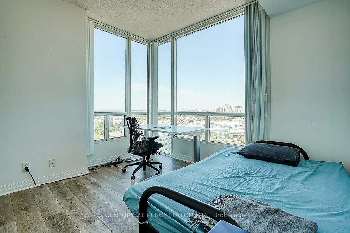 220, Burnhamthorpe, City Centre, Mississauga