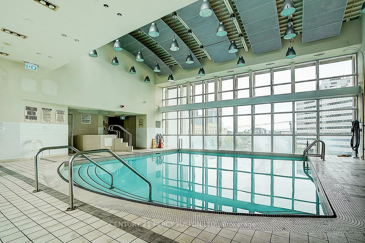 220, Burnhamthorpe, City Centre, Mississauga