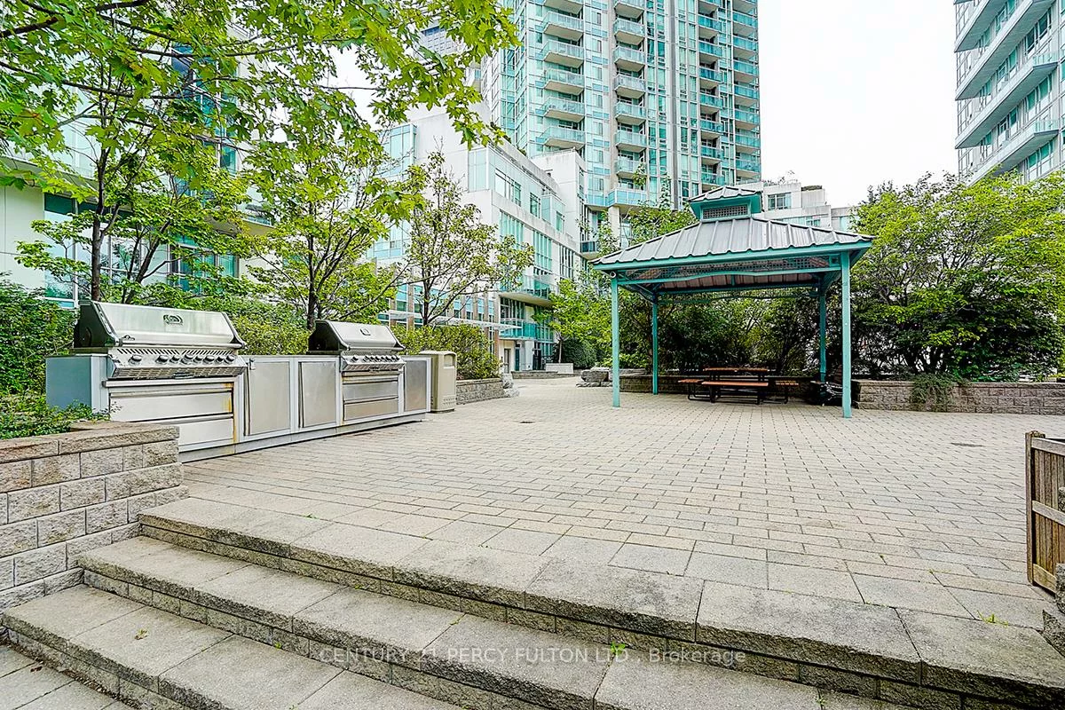 220, Burnhamthorpe, City Centre, Mississauga
