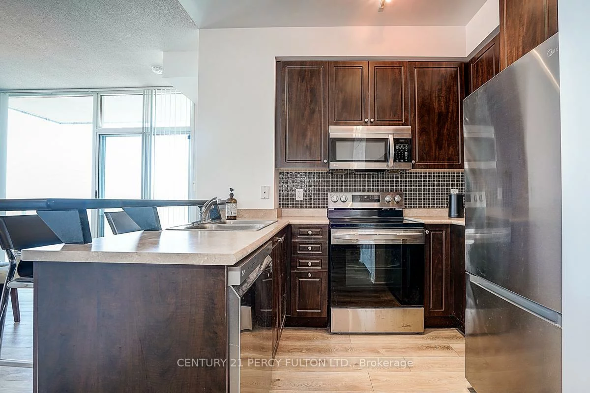 220, Burnhamthorpe, City Centre, Mississauga