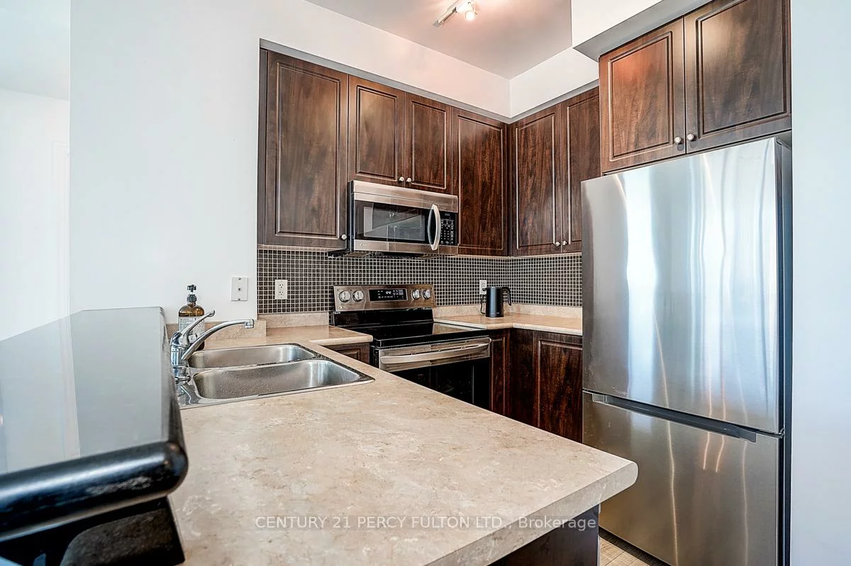 220, Burnhamthorpe, City Centre, Mississauga