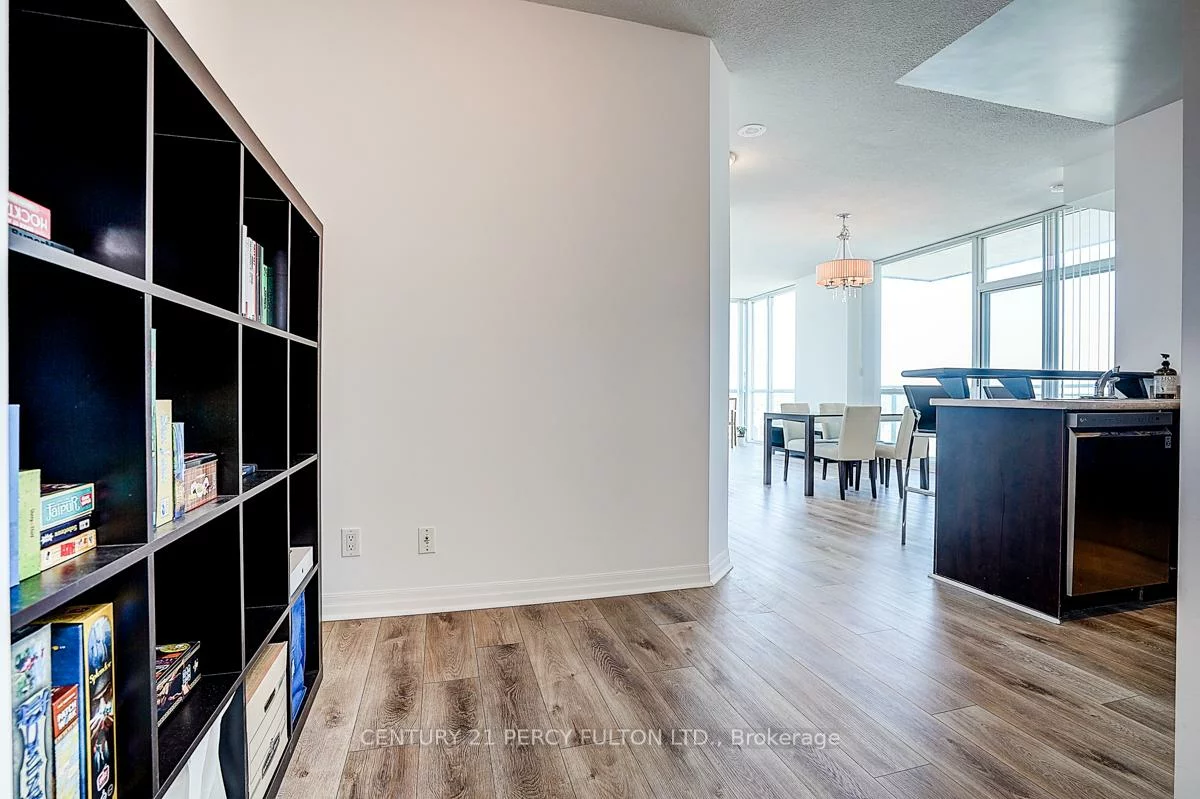 220, Burnhamthorpe, City Centre, Mississauga