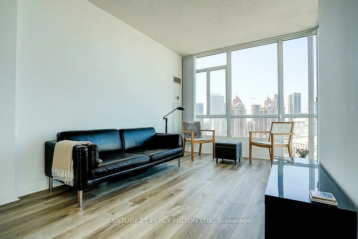 220, Burnhamthorpe, City Centre, Mississauga