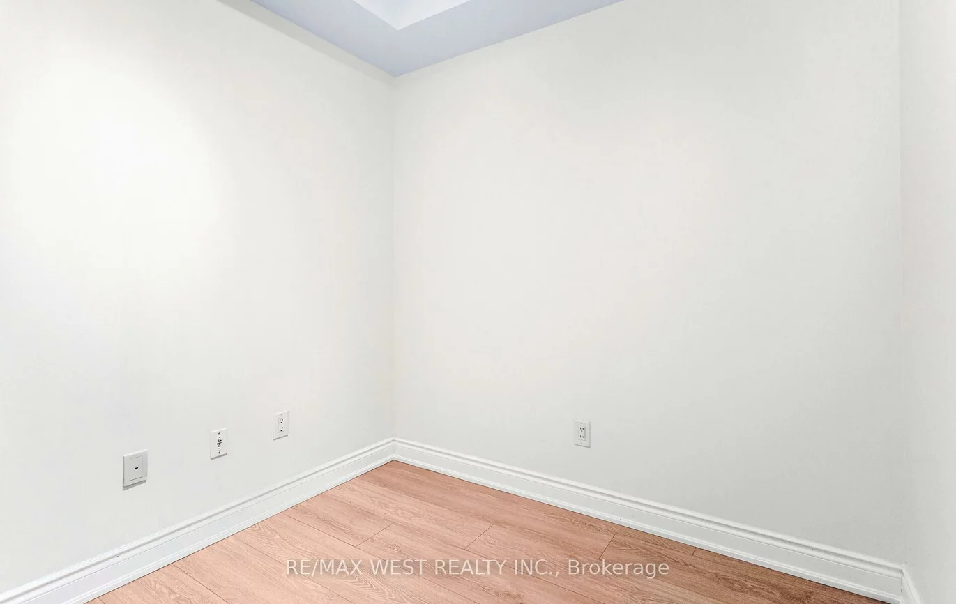 385, Prince Of Wales, City Centre, Mississauga