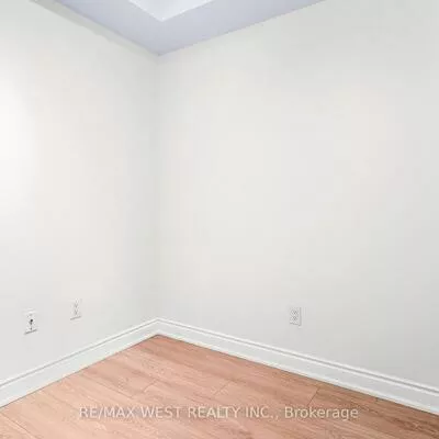 385, Prince Of Wales, City Centre, Mississauga