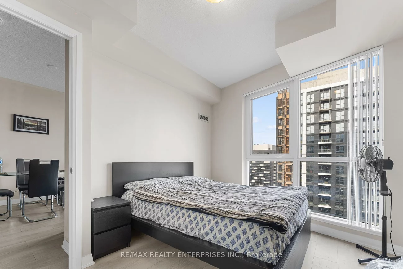 35, Watergarden, Hurontario, Mississauga