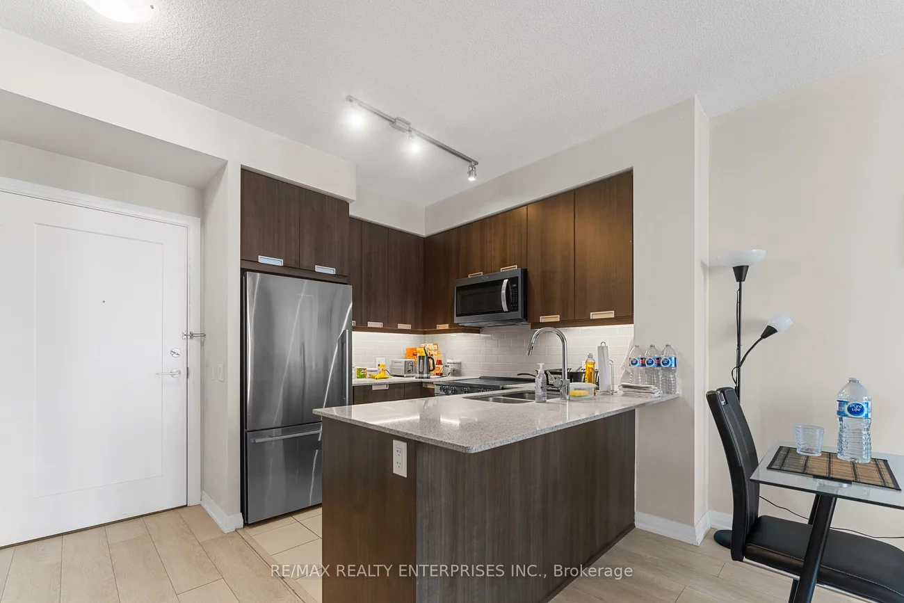 35, Watergarden, Hurontario, Mississauga