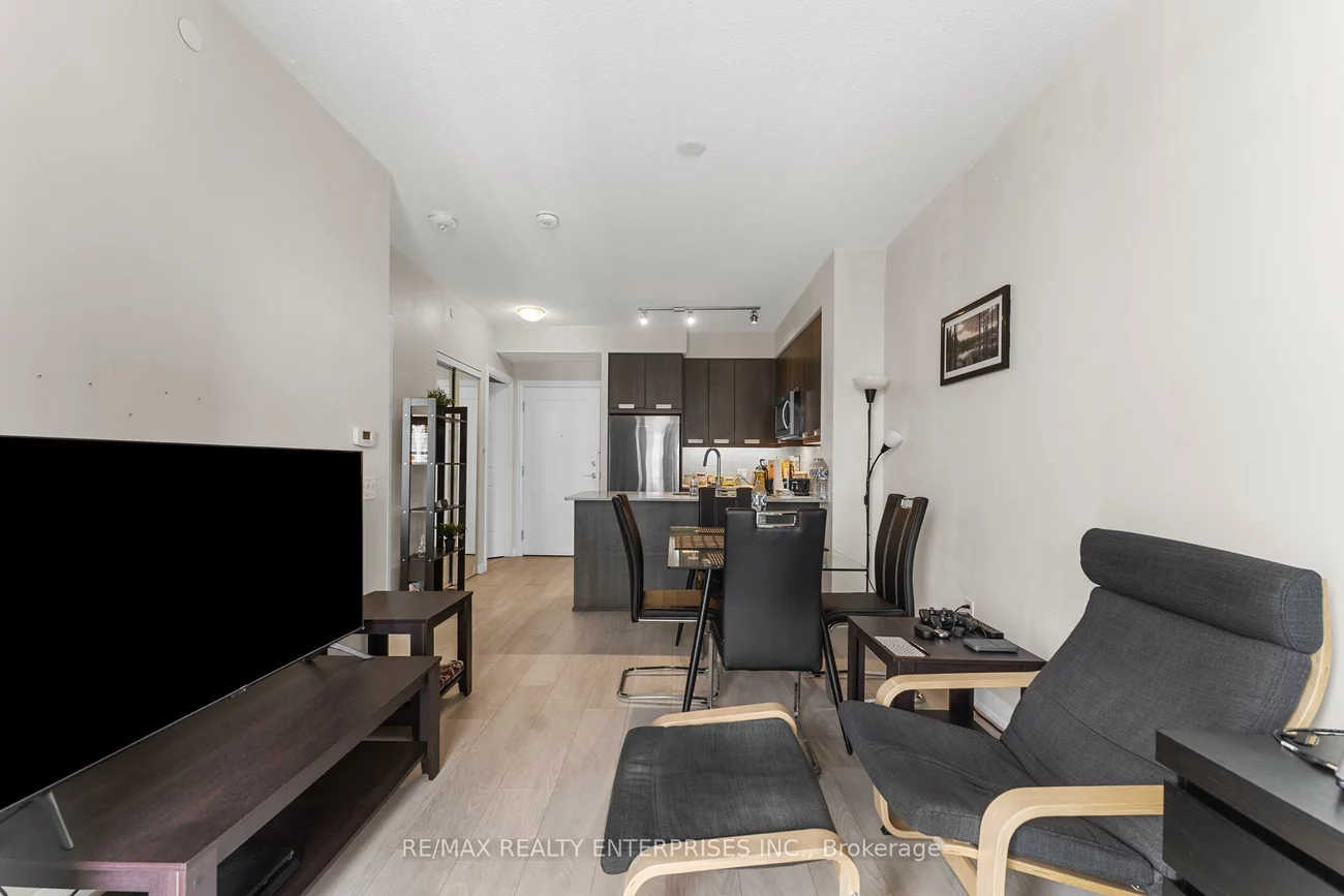 35, Watergarden, Hurontario, Mississauga