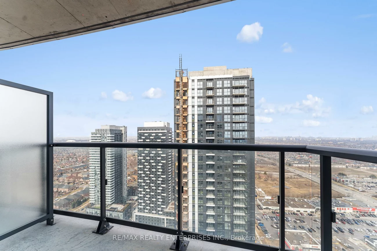 35, Watergarden, Hurontario, Mississauga