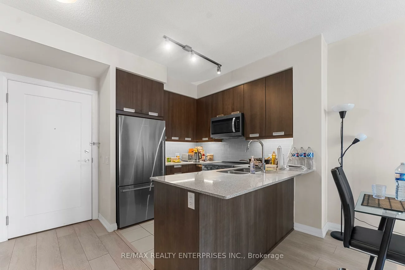 35, Watergarden, Hurontario, Mississauga